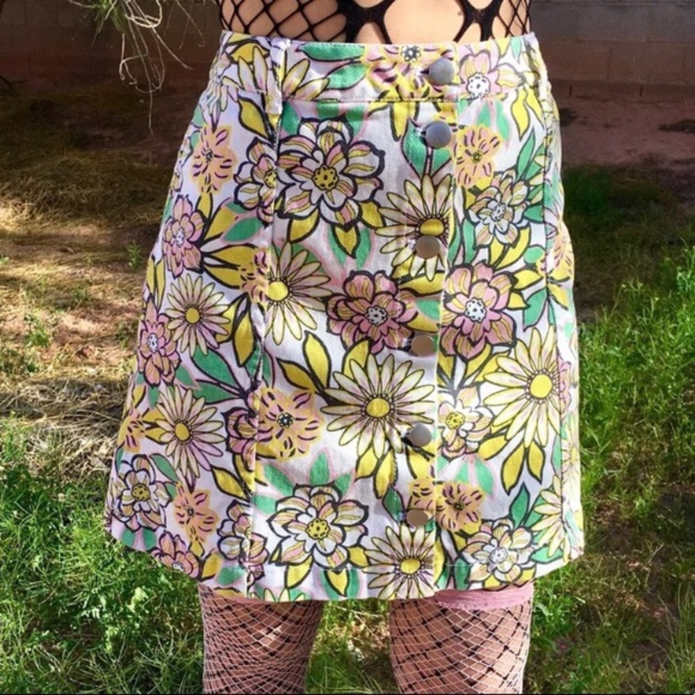 DIVIDED BY HM FLORAL DENIM JEAN BUTTON DOWN SKIRT